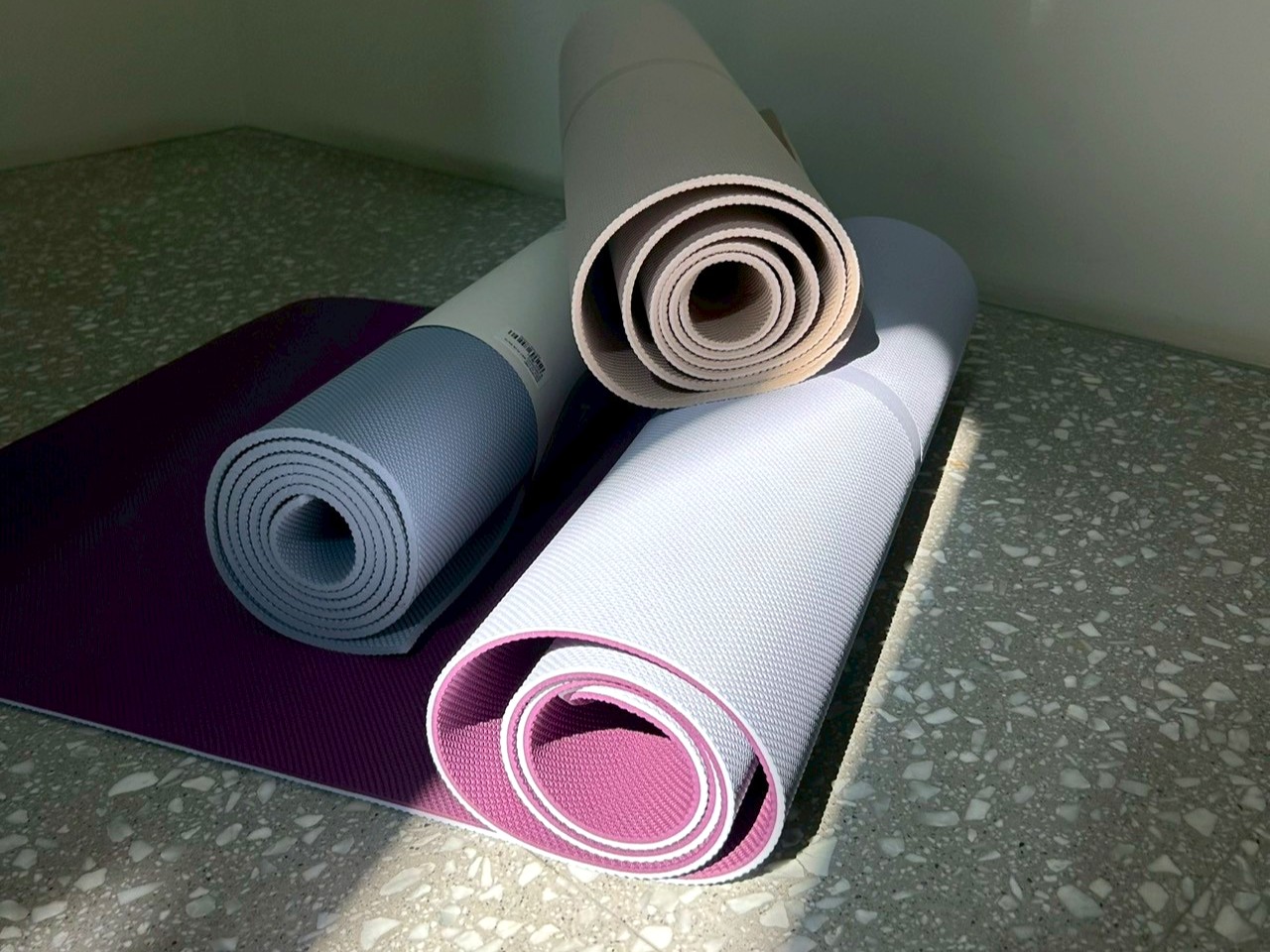 Single-layer TPE yoga mat